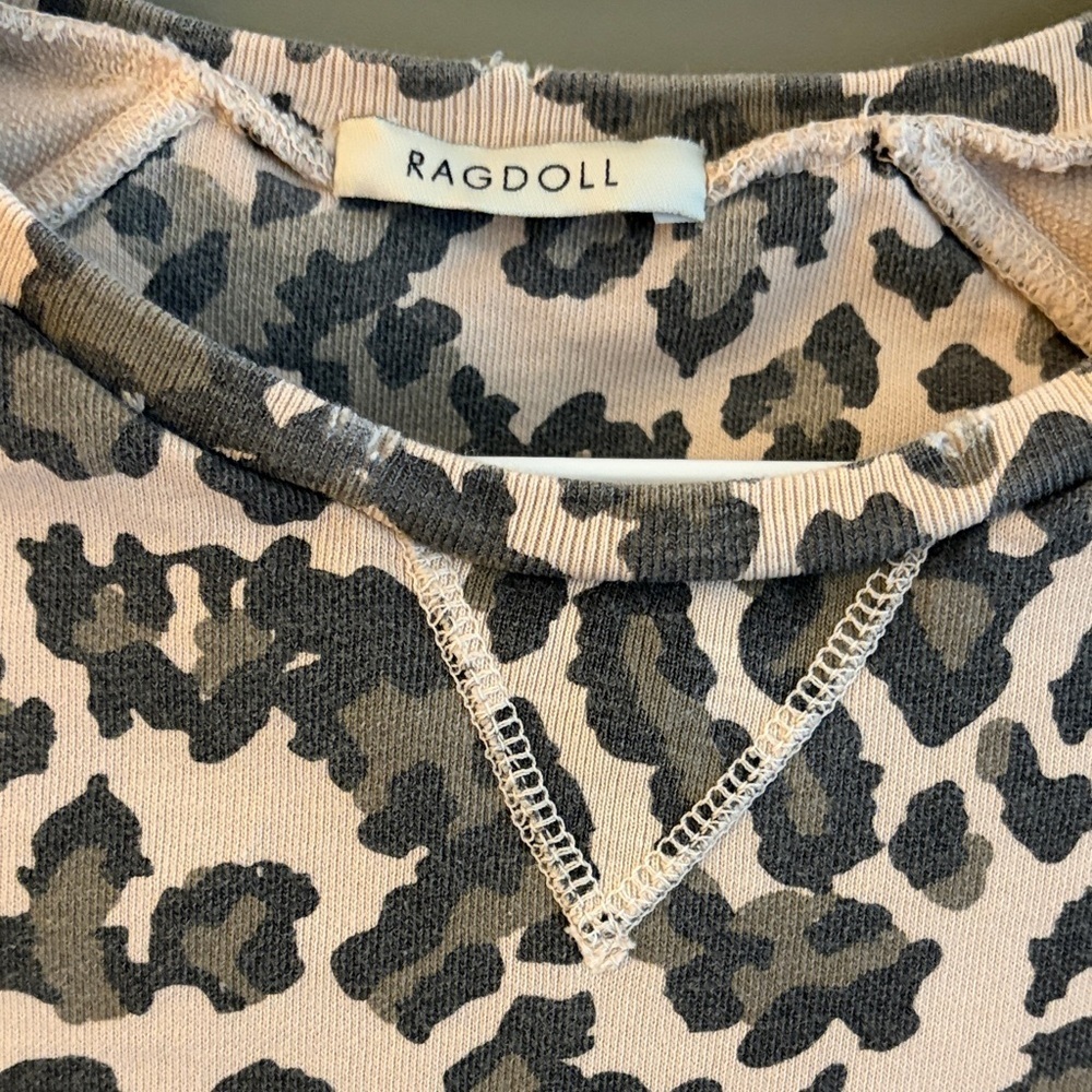 RAGDOLL Leopard Print Distressed Sweatshirt size small - Picture 3 of 15